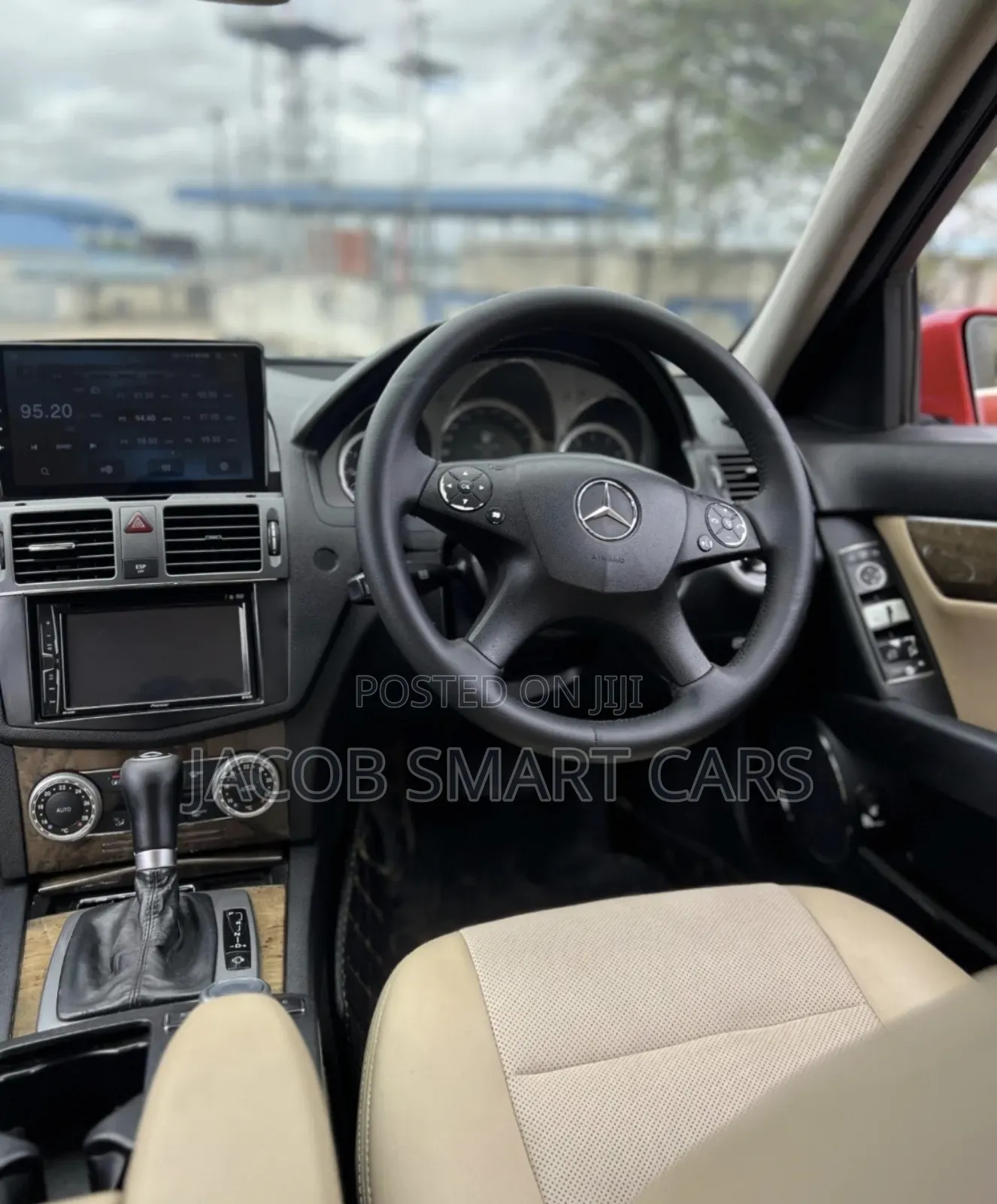 Mercedes-Benz C200 2010 Red