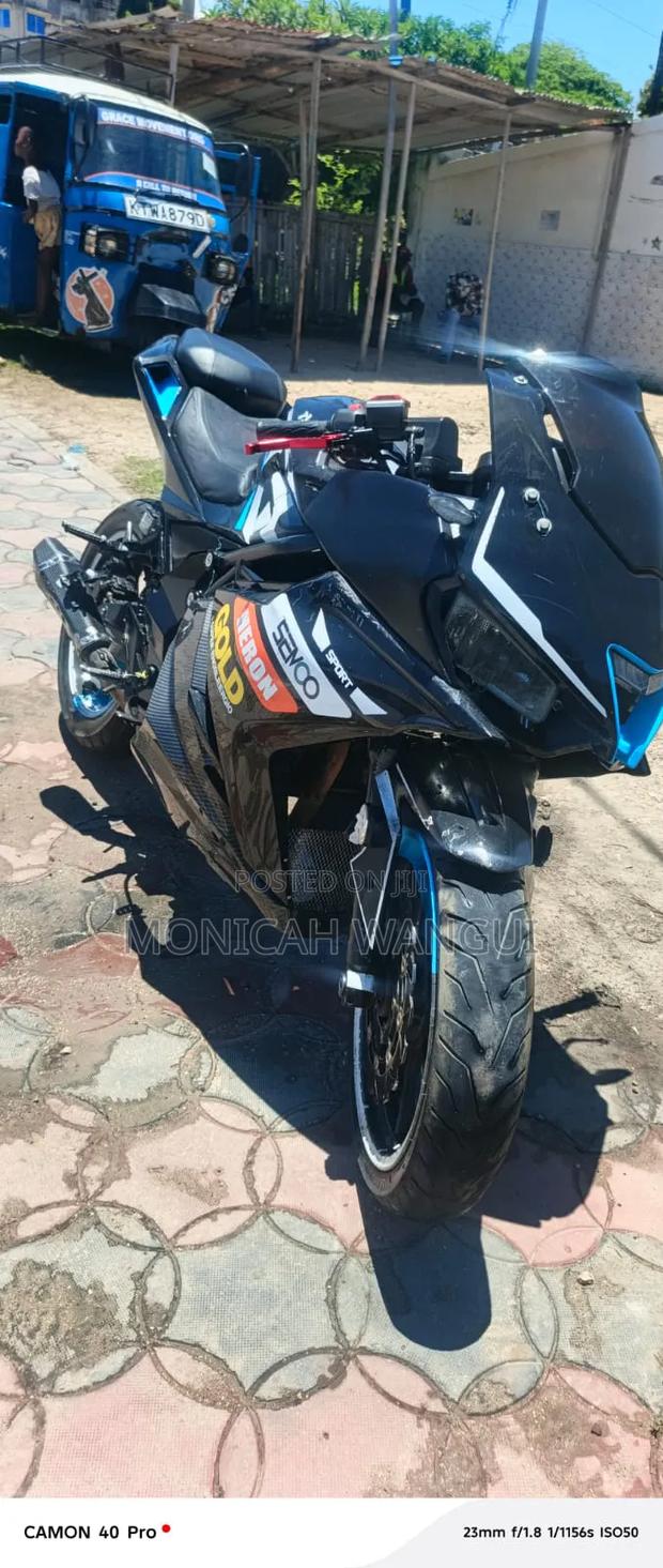 Taro GP1 250R 2023 Black - main view