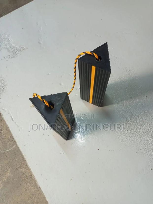 Aircraft Wheel Chocks - thumbnail 2