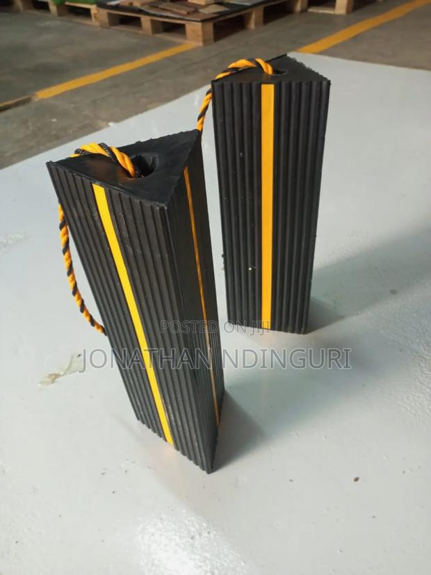 Aviation Safety Wheel Chocks - thumbnail 2