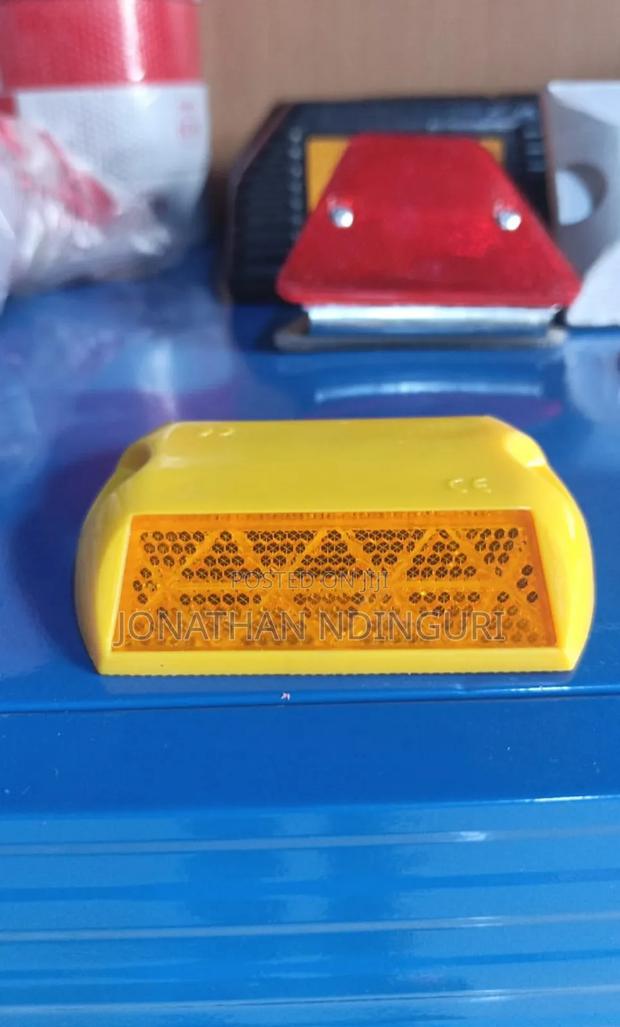 Heavy-duty Road Studs (Cat Eyes) - main view