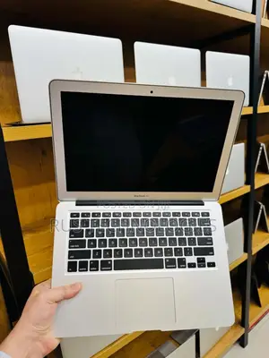 Laptop Apple MacBook Air 2017 8GB Intel Core i7 SSD 256GB