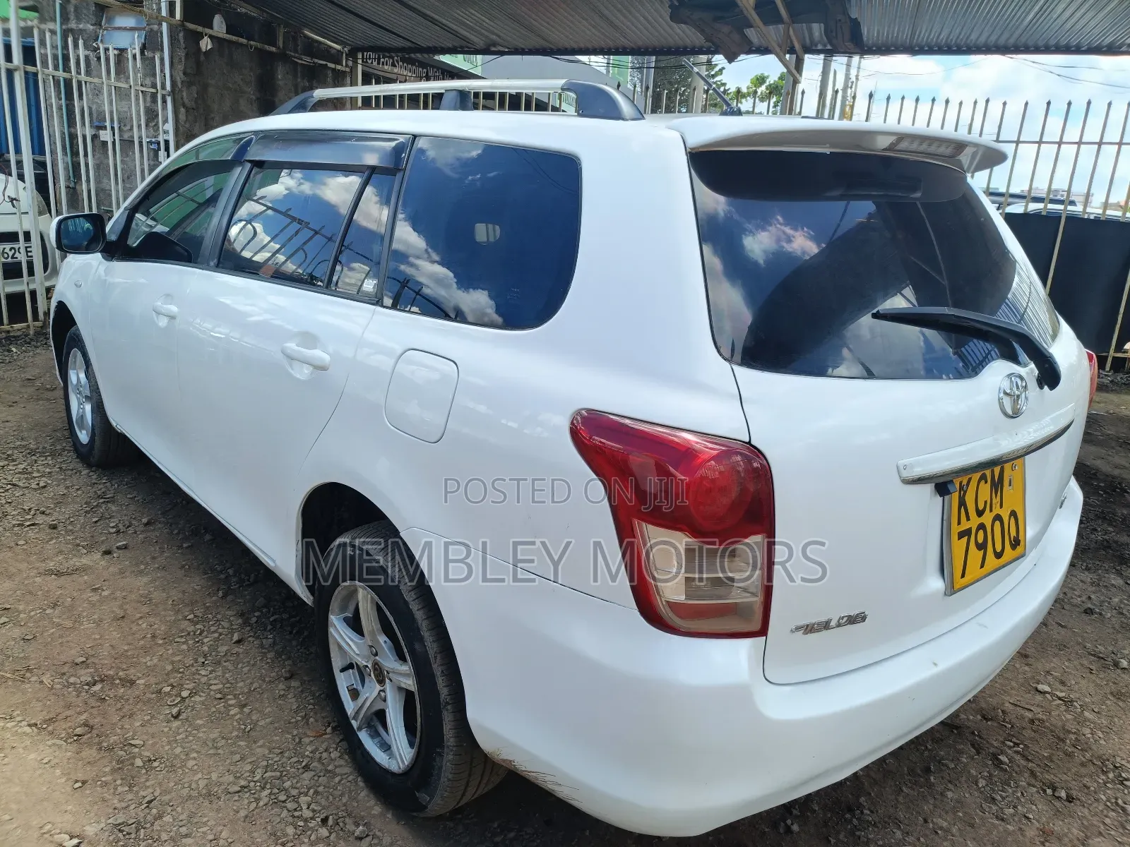 Toyota Corolla Fielder 1.5 Petrol AWD 2010 White