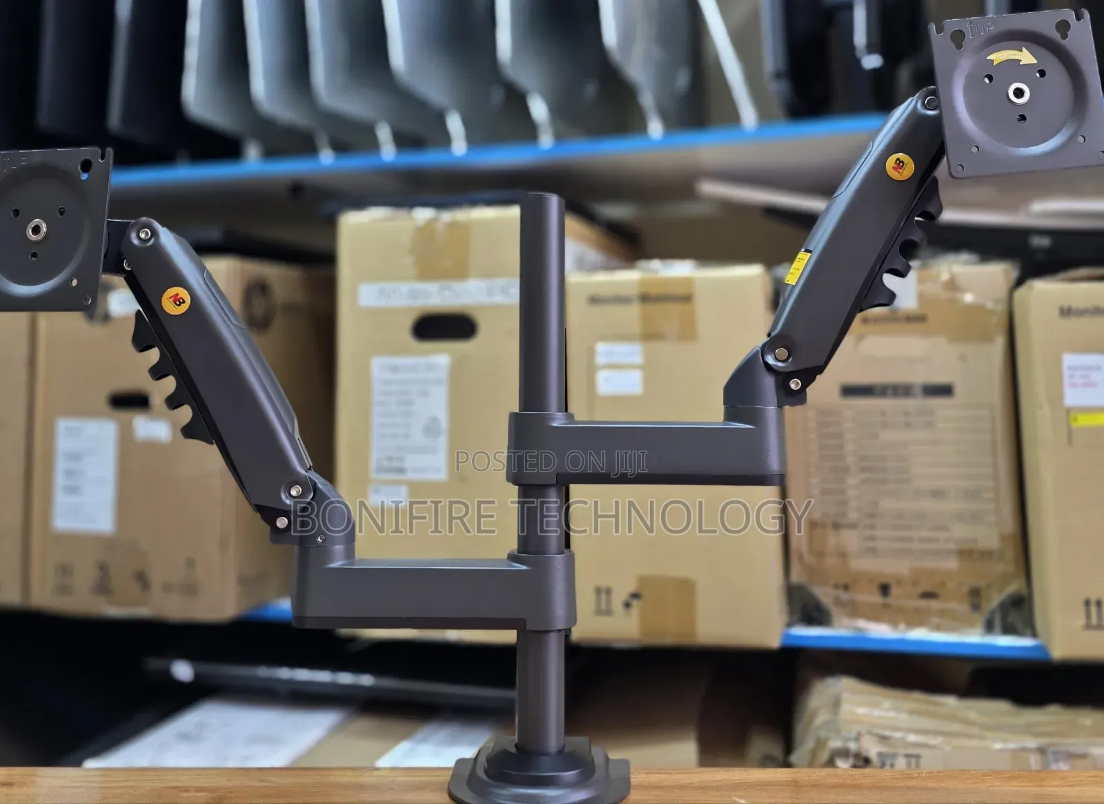 Nb Link Dual Ergonomic Monitor Arm
Model:H180
Can Mount Upto 34 In