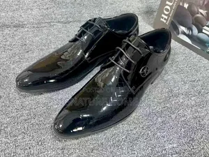 Official Men Clarks Shoes (38-45)