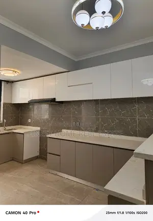 3bdrm Apartment in Zanzi, Kilimani for rent