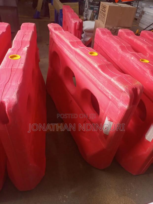 Safety Plastic Barrier - thumbnail 2