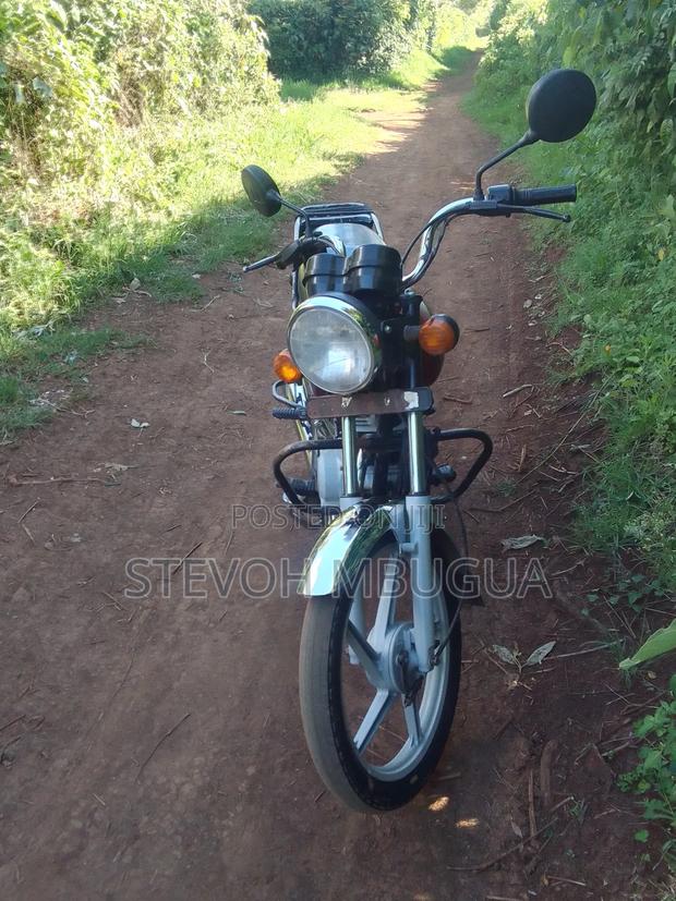 Bajaj Boxer 100 2023 Red - thumbnail 4