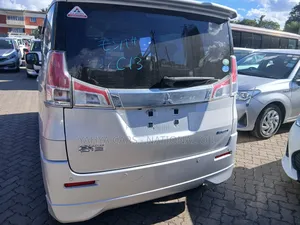 Mitsubishi Raider 2019 Silver