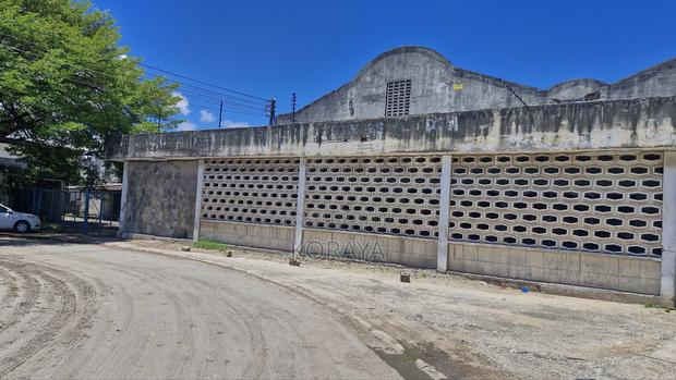 Commercial Property Shimanzi - main view