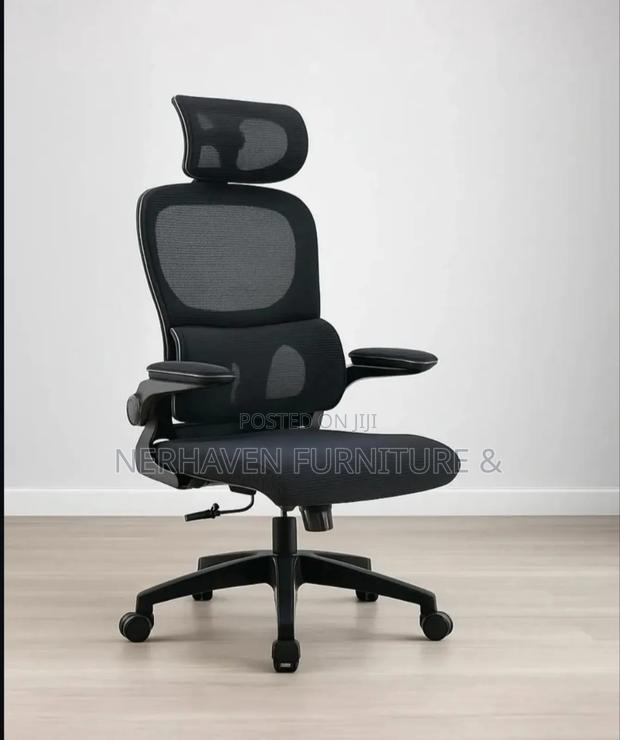 Ergonomic Mesh Chair With Lumbar Support – Breathable Comfort