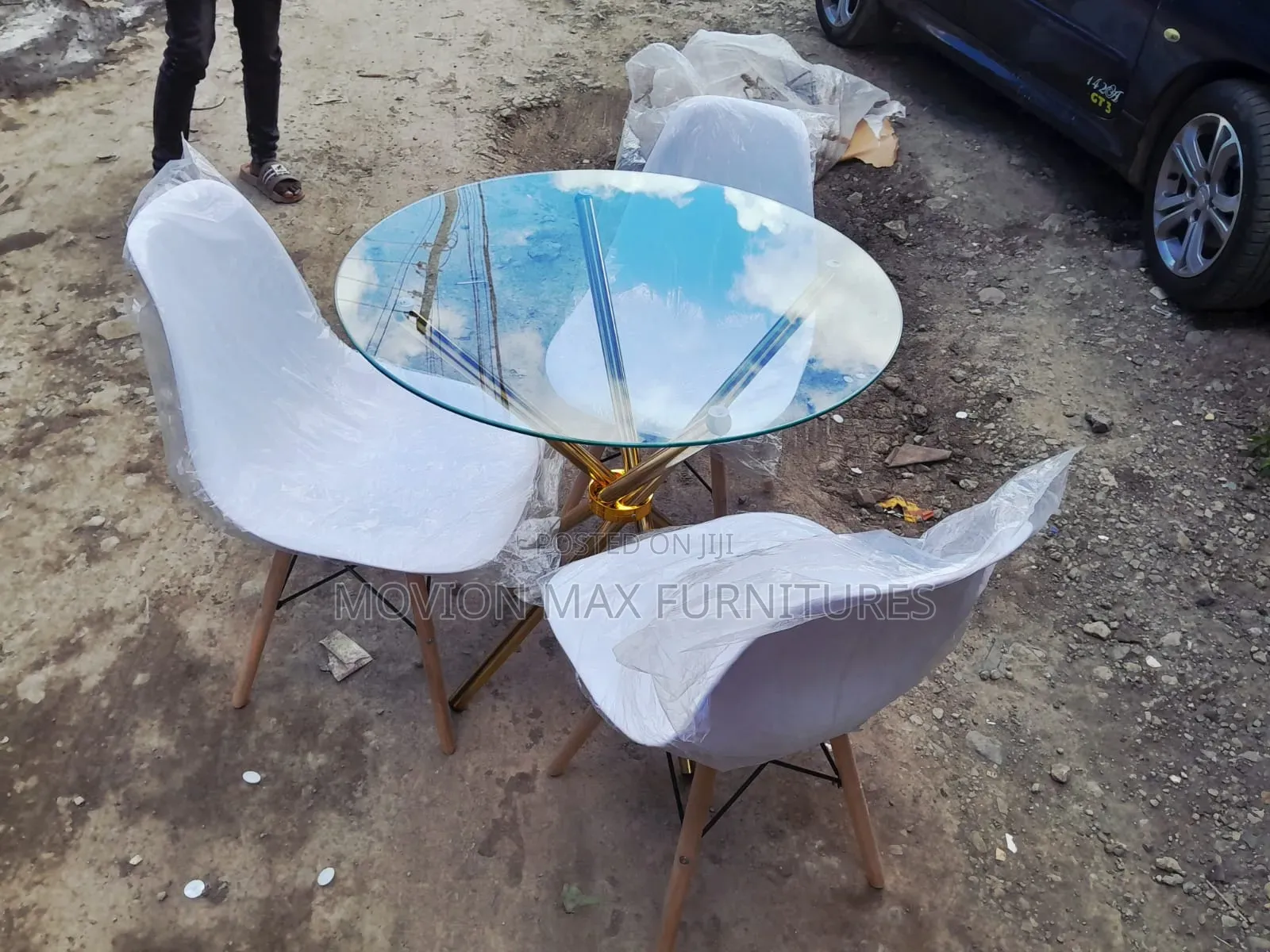 Transparent Dinner Table