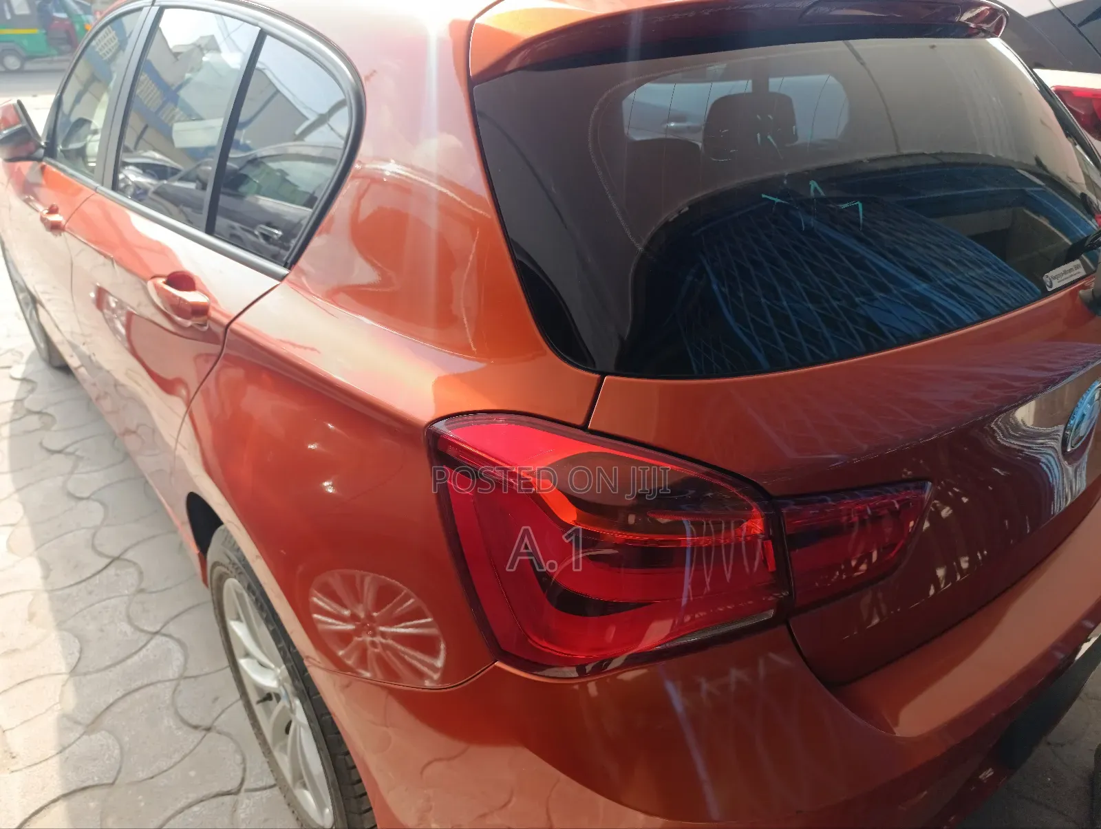 BMW 118i 2019 Orange