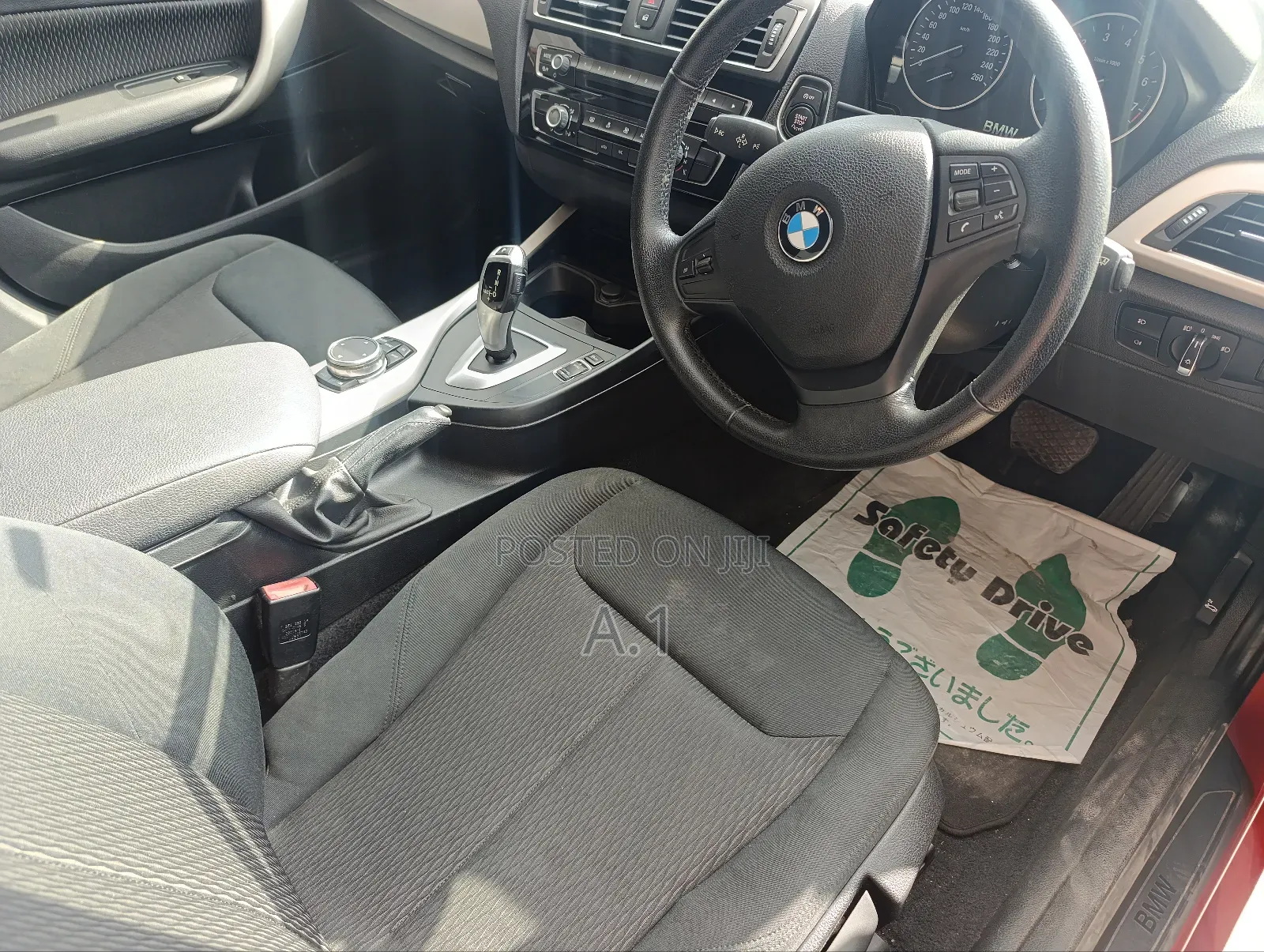 BMW 118i 2019 Orange