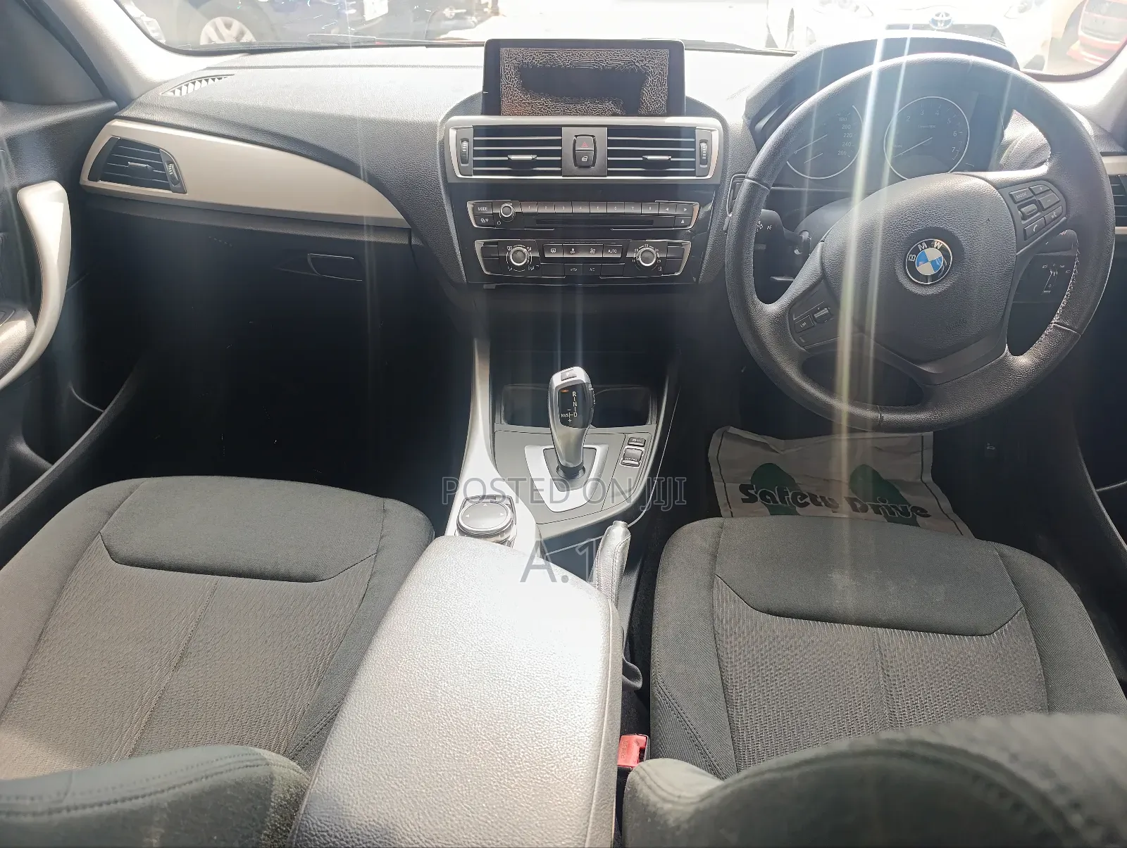 BMW 118i 2019 Orange