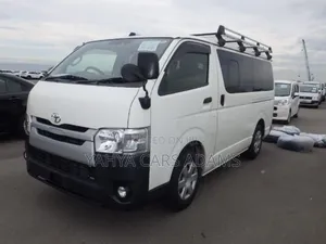 Toyota HiAce 2019 White