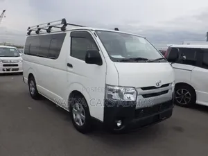 Toyota HiAce 2019 White