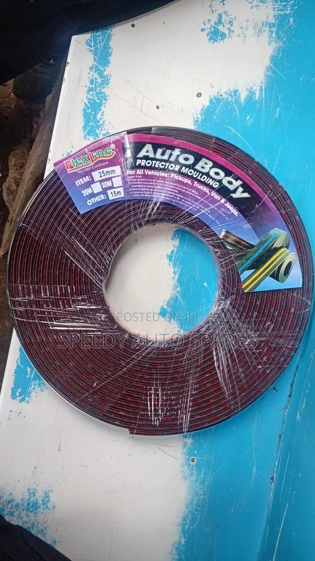 Universal Moulding Chrome - thumbnail 2