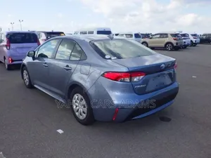 Toyota Corolla XLE (1.8L 4cyl 2A) 2019 Blue