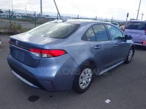 Toyota Corolla XLE (1.8L 4cyl 2A) 2019 Blue