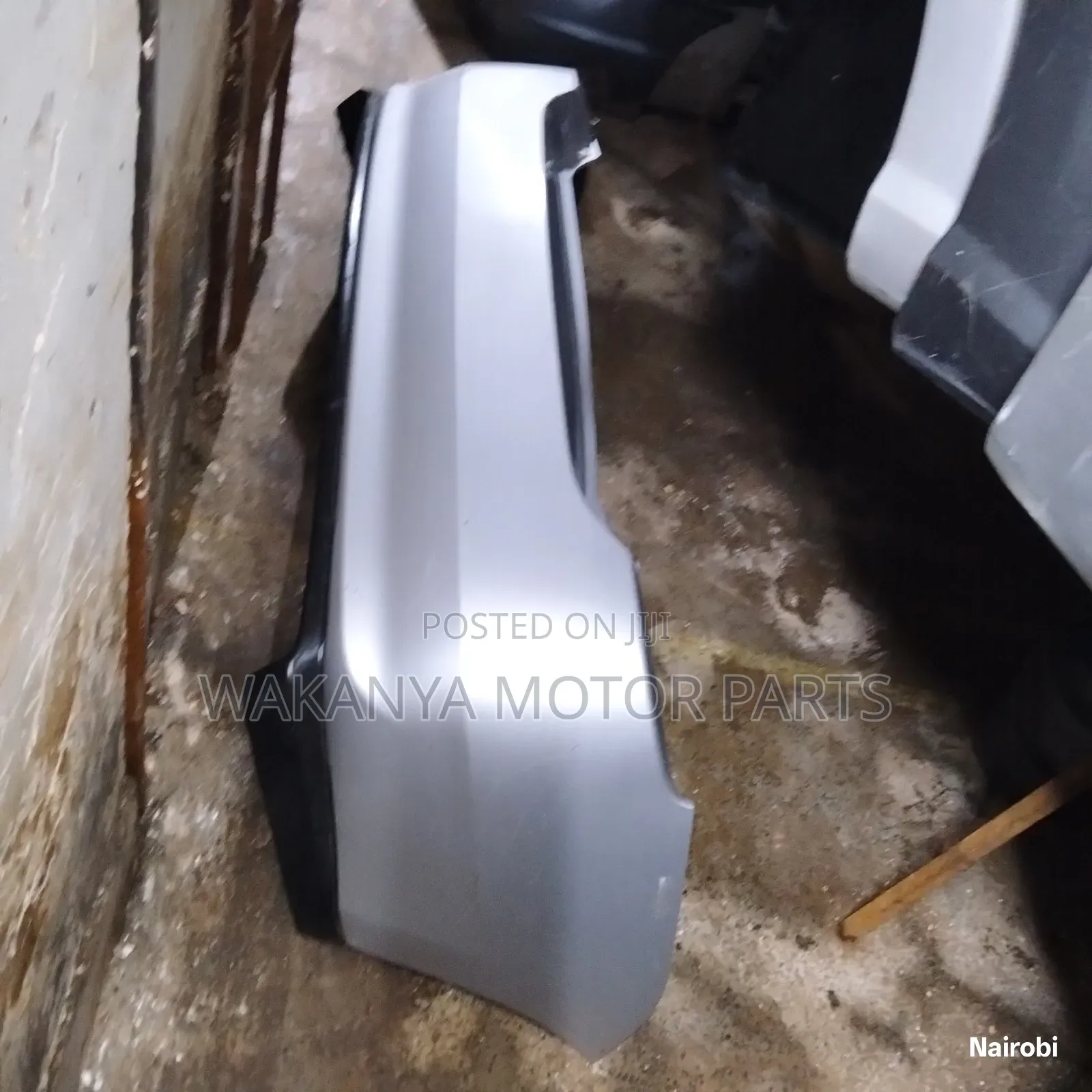 Toyota Prius Back Bumper, Model 2004/2005/2006. Clean Ex Japan