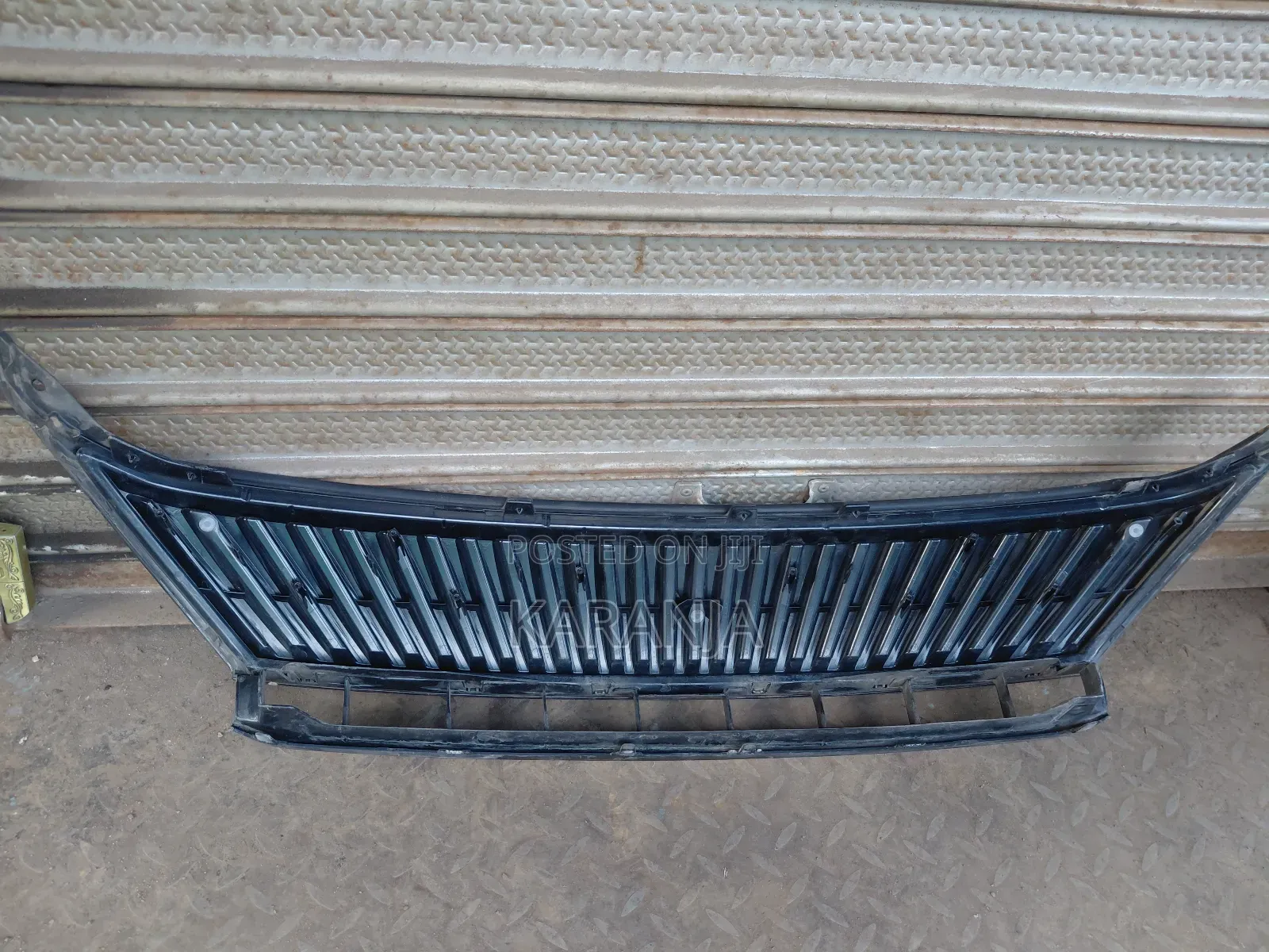 Toyota Harrier Grill