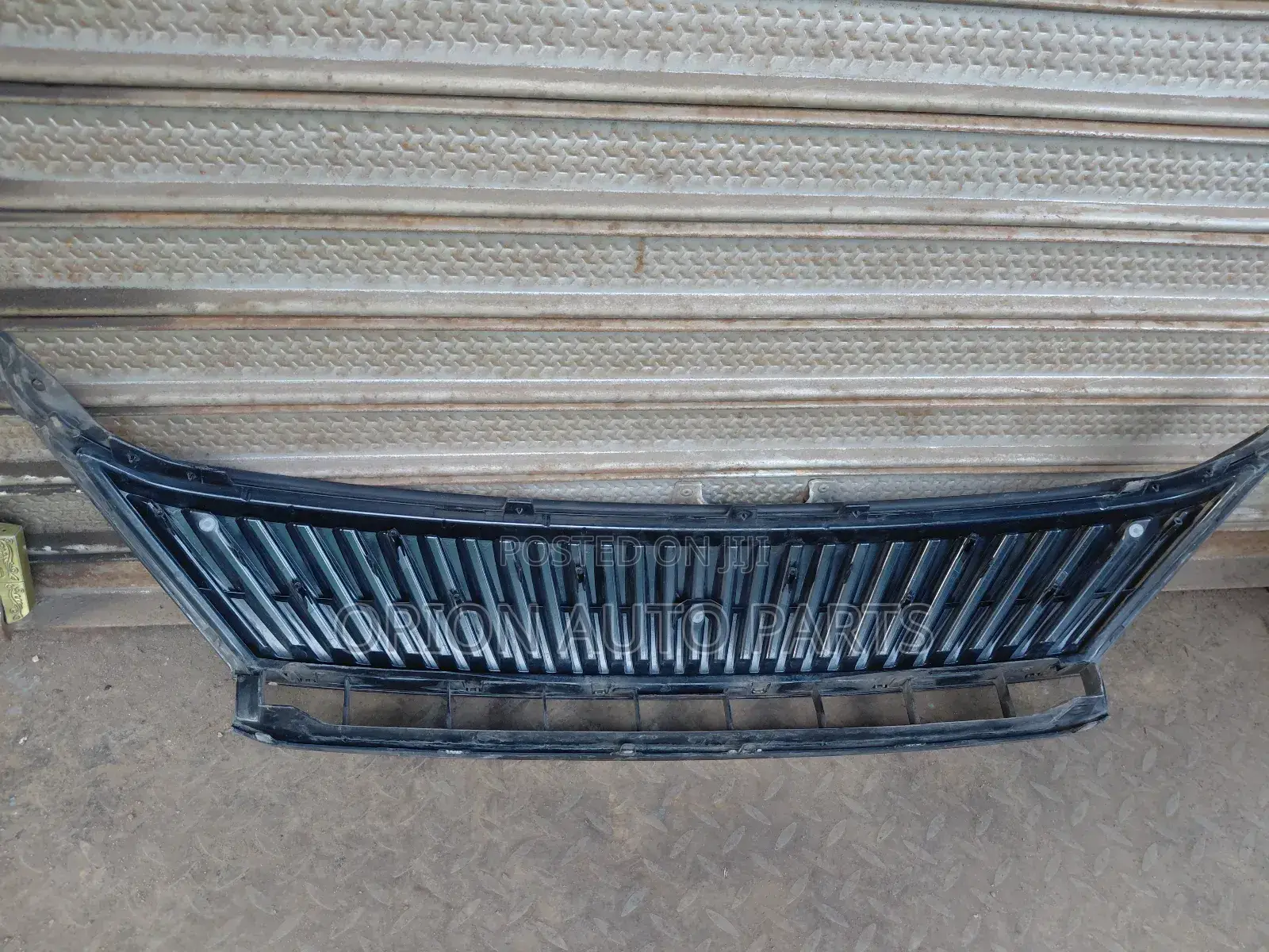 Toyota Harrier Grill