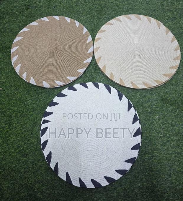 Round Elegant Braided Table Mats. - thumbnail 2