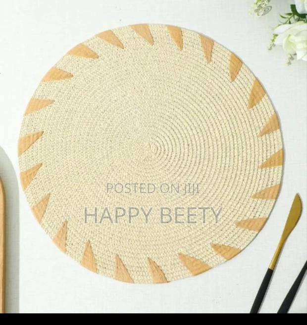 Round Elegant Braided Table Mats. - thumbnail 4