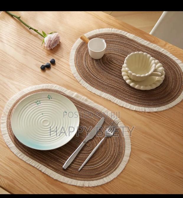Round Elegant Braided Table Mats. - thumbnail 4