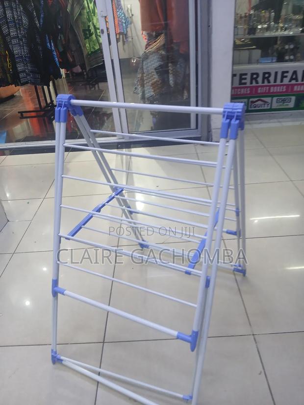Assembled Clothes Rack – Ready to Use - main view