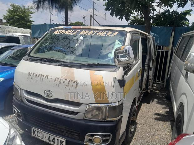 Toyota HiAce 2010 Silver