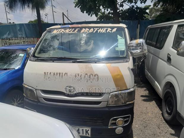 Toyota HiAce 2010 Silver - thumbnail 3