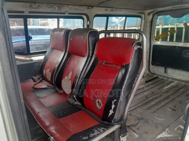 Toyota HiAce 2010 Silver - thumbnail 5