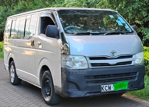 Toyota HiAce 2013 Silver