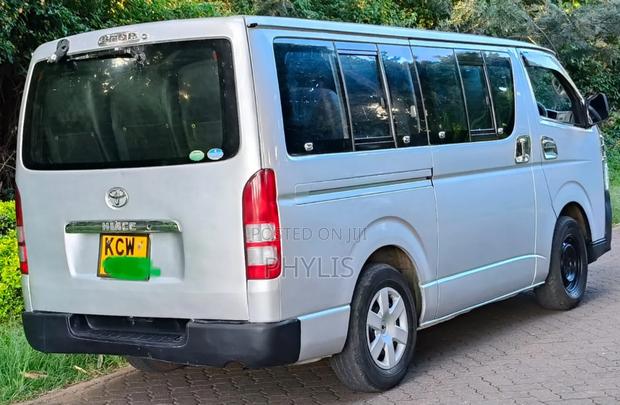 Toyota HiAce 2013 Silver - thumbnail 2