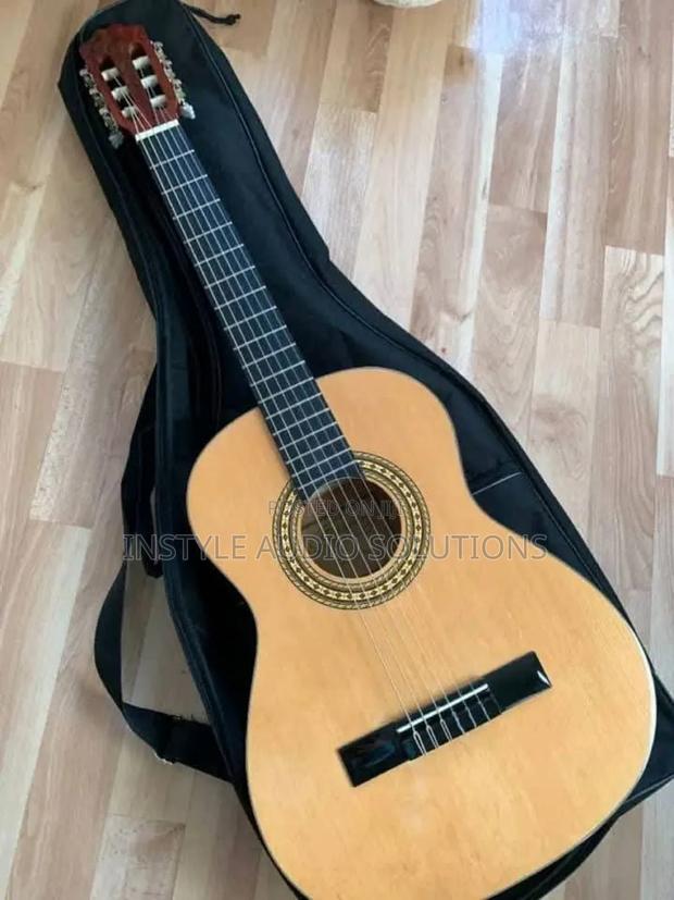 Box Guitar Size 38 Plus Free Quality Bag - main view
