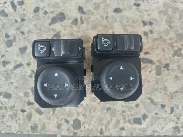 Nissan Side Mirror Switch/Retract