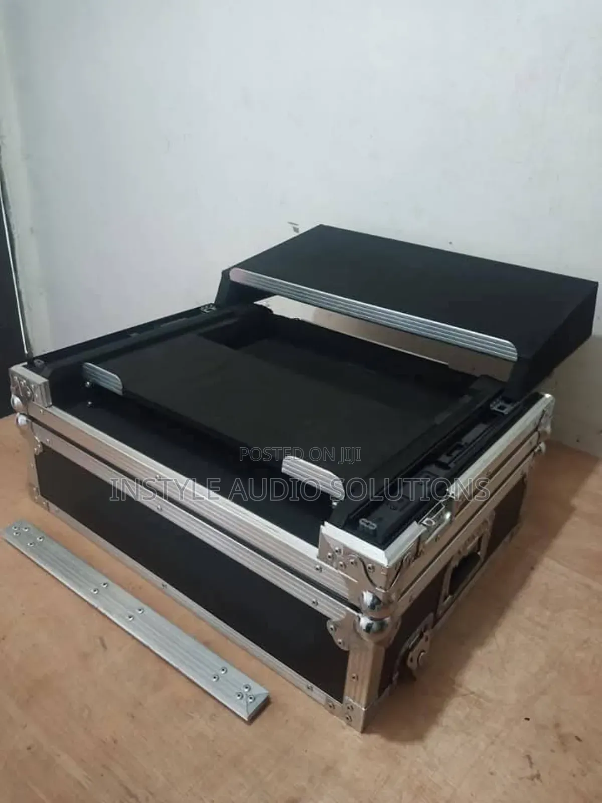 Single Deck Mobile Sound Flight Case