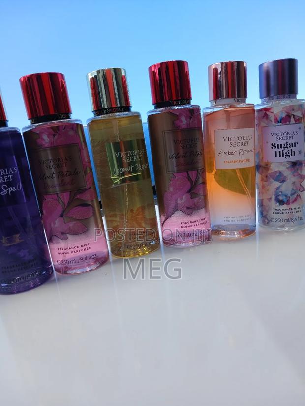 Victoria Secret Body Mist - thumbnail 3