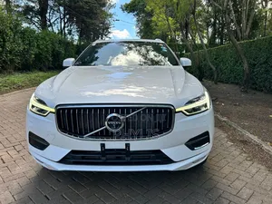 Volvo XC60 T5 R-Design AWD 2018 White