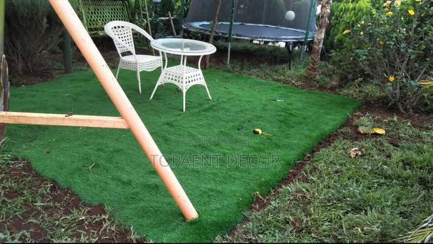 40mm Gazeboo Artificial Grass Carpet Setup