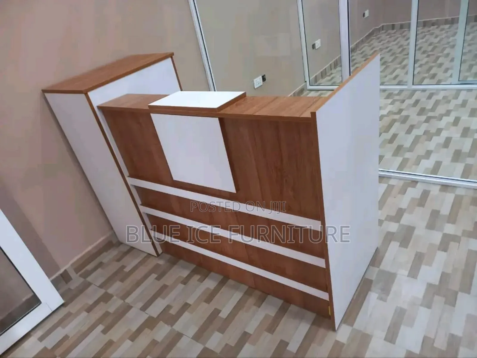 Modern Office Receptionist Waiting Desk