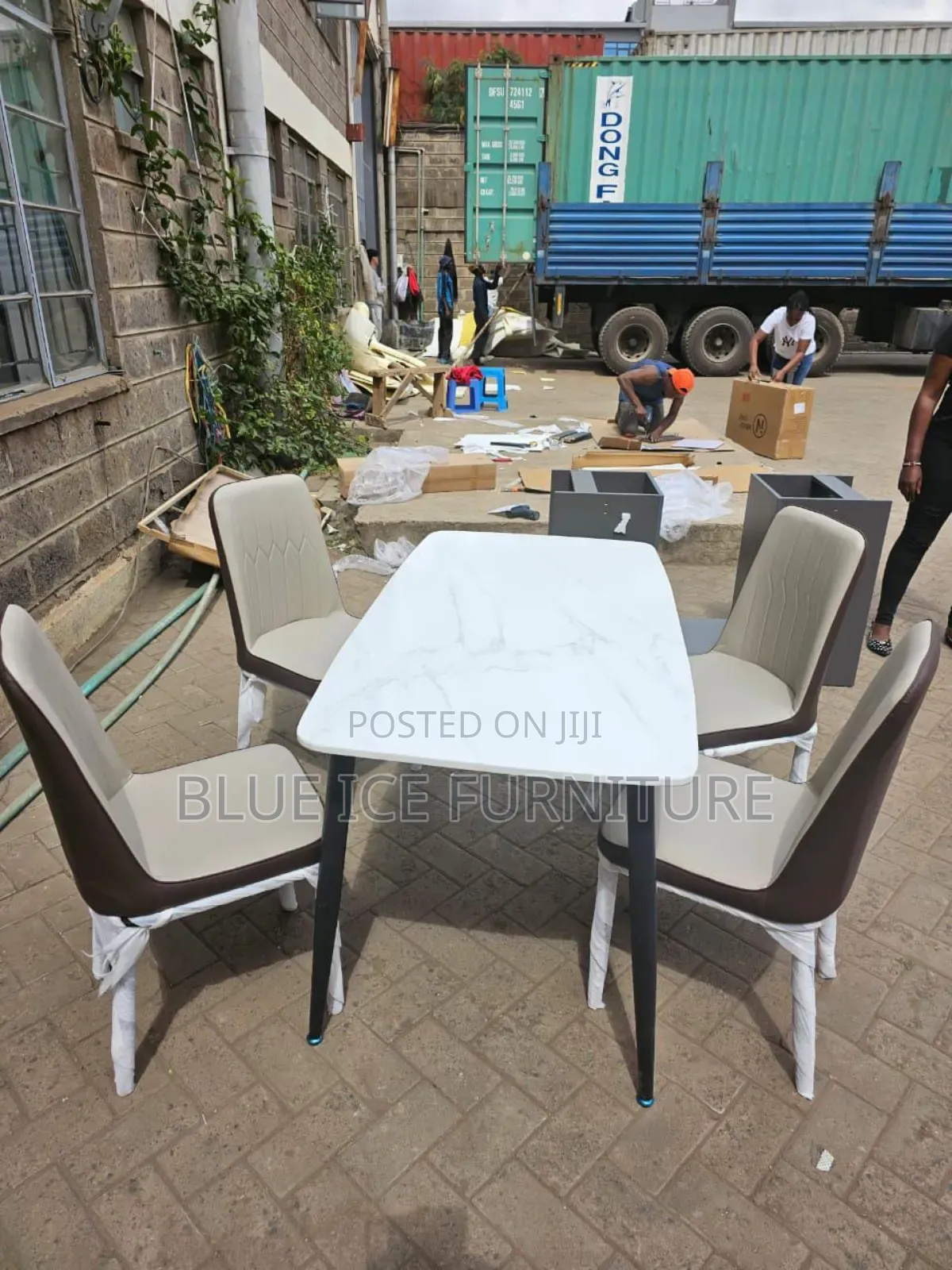 Elevant 4 Seater Dining Table