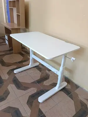 Manual Adjustable Table