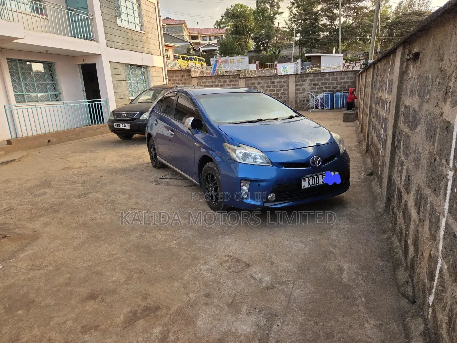 Toyota Prius Four 4dr Hatchback (1.8L 4cyl gas/electric hybrid CVT)