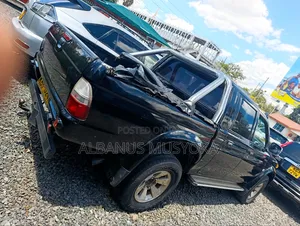 Mitsubishi L200 2004 Black