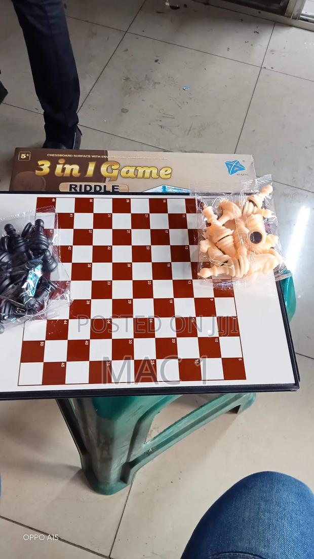 Quality Foldable 3 in 1 Board Game Chess Draughts and Snake Ladders - thumbnail 2
