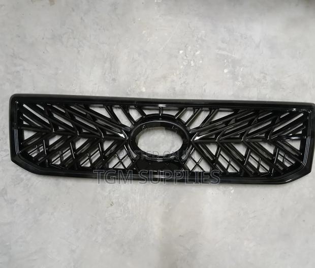 Grille Prado J 120 - main view