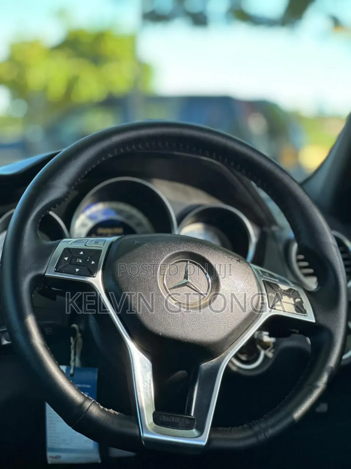 Mercedes-Benz C200 2011 Black